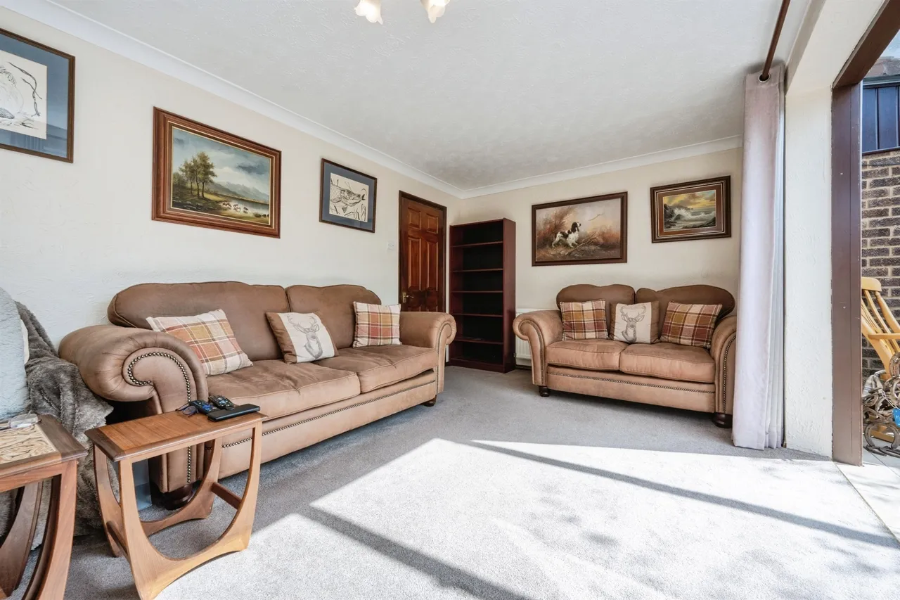 Abbotts Way, Wingrave, Aylesbury, photo 2