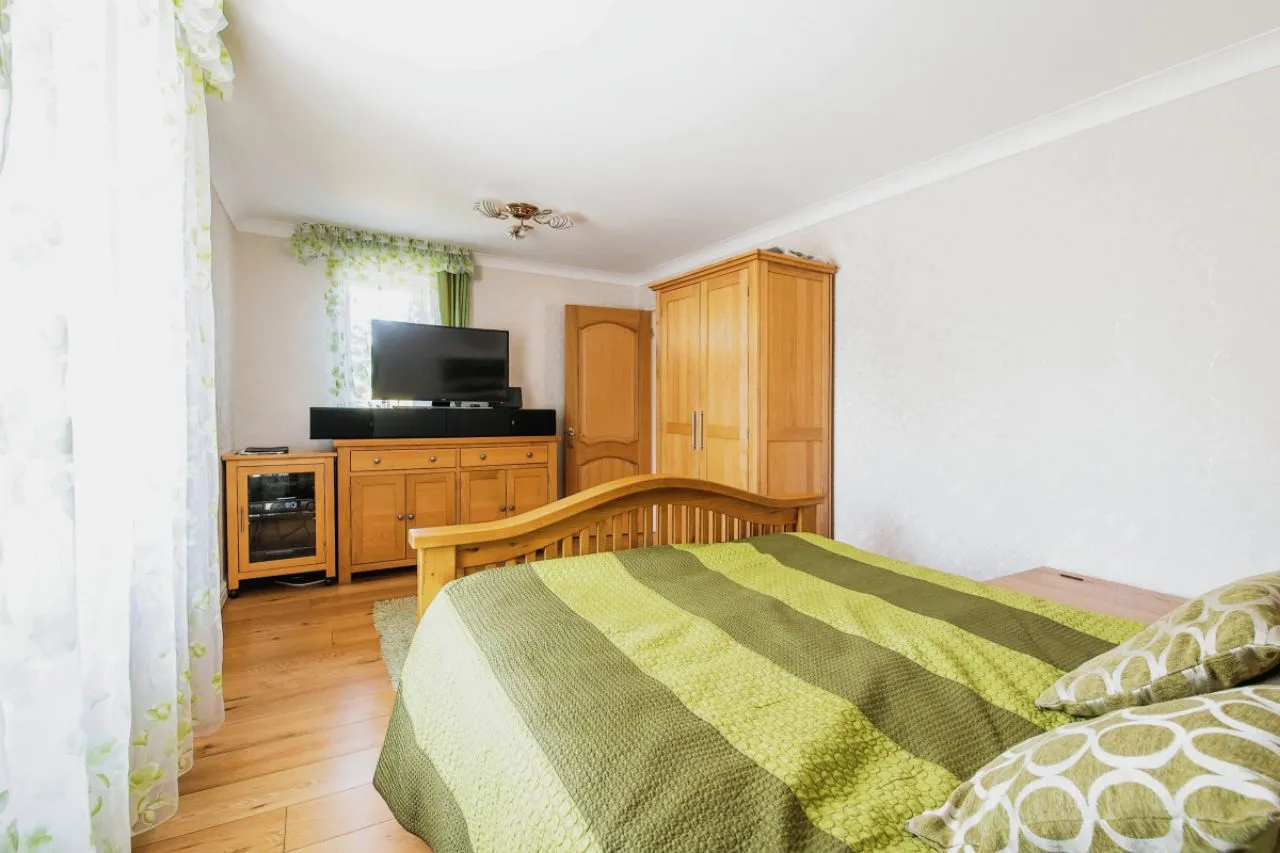 Moss Bank, Grays, Essex, RM17 5EF, photo 7