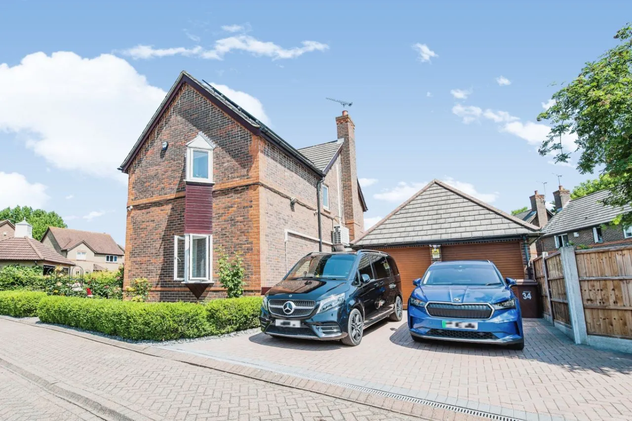Moss Bank, Grays, Essex, RM17 5EF, photo 13