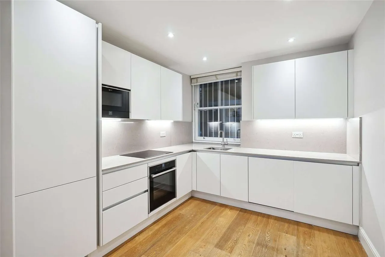 Pont Street, Knightsbridge, London, SW1X 0BD, photo 2