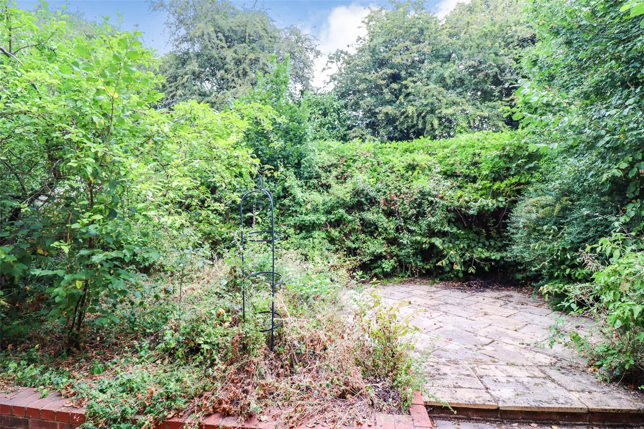 Decouttere Close, Church Crookham, Fleet, Hampshire, GU52 0UR, photo 4