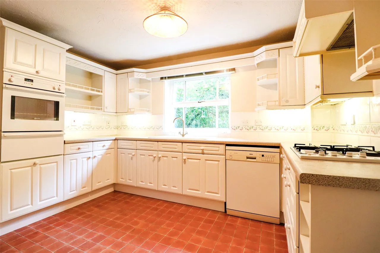 Decouttere Close, Church Crookham, Fleet, Hampshire, GU52 0UR, photo 6