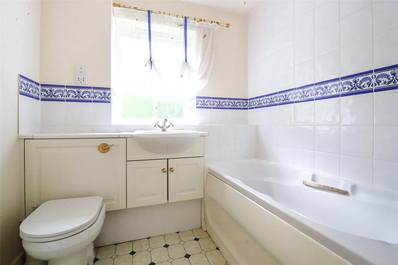 Decouttere Close, Church Crookham, Fleet, Hampshire, GU52 0UR, photo 11