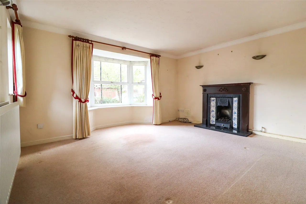 Decouttere Close, Church Crookham, Fleet, Hampshire, GU52 0UR, photo 3