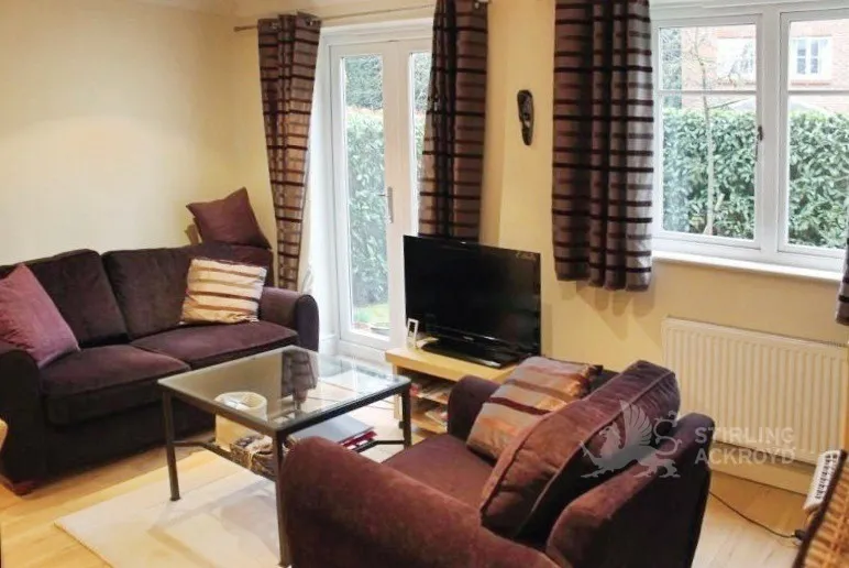 Corrie Road, Addlestone, KT15, photo 2