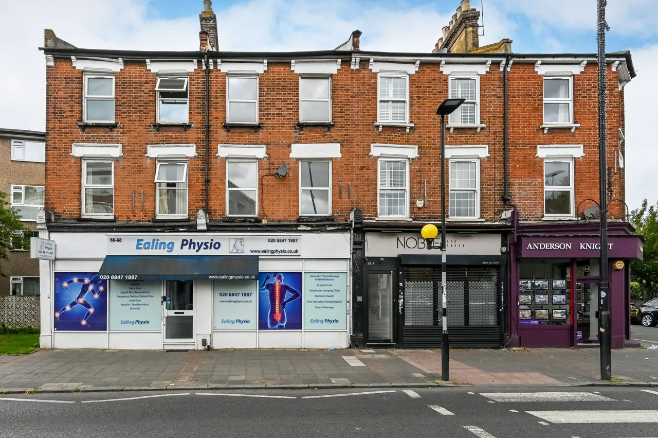 3 bed flat to rent, London, W5
