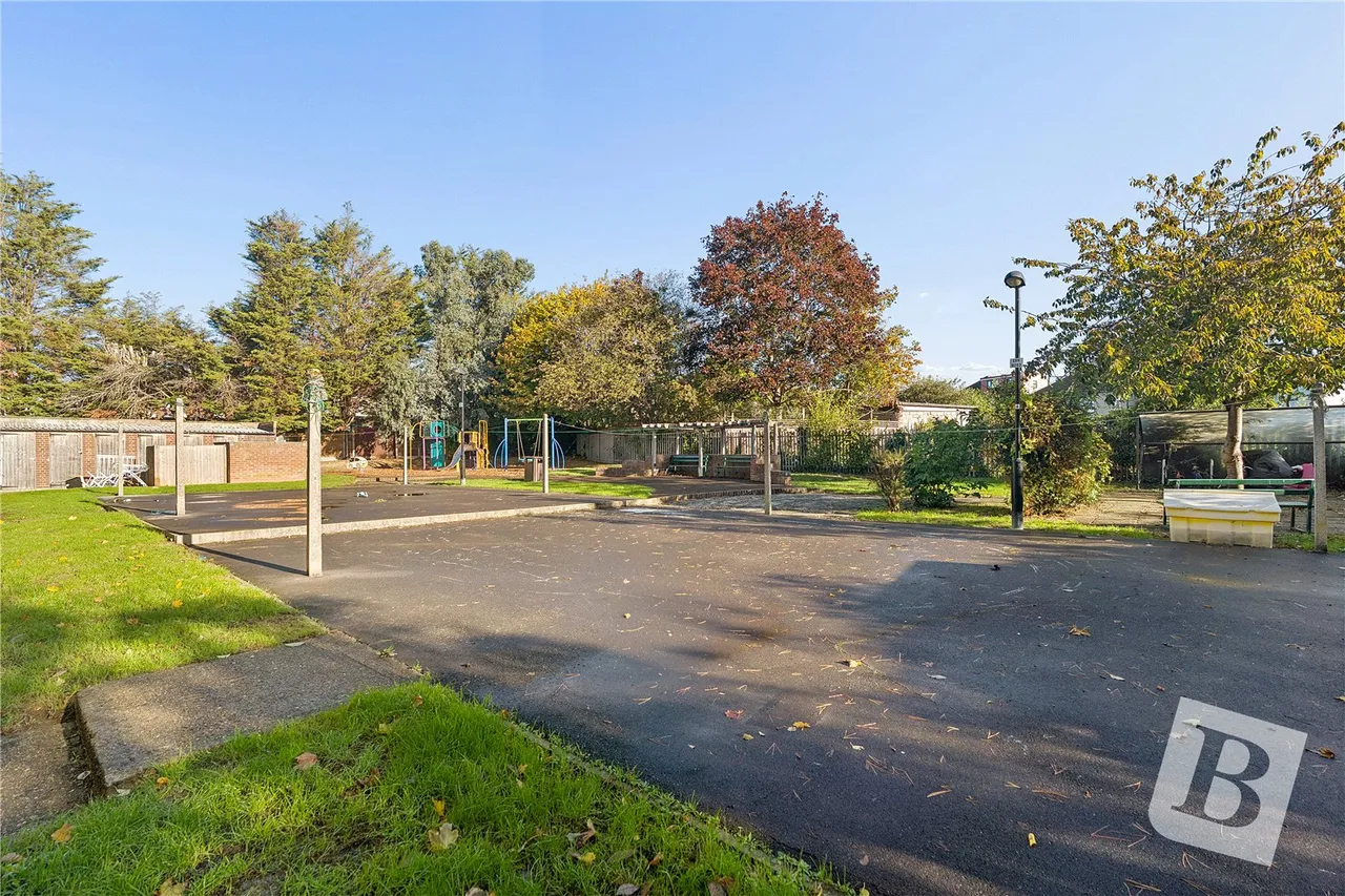 Prospect Place, Collier Row, RM5, photo 8