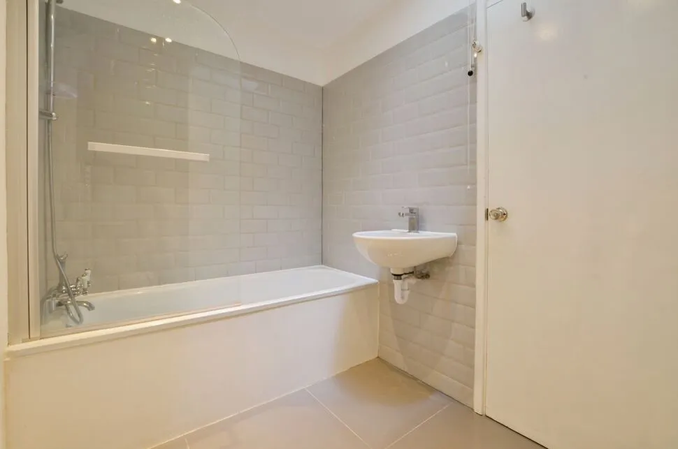 Vineyard Close, London, SE6, photo 9