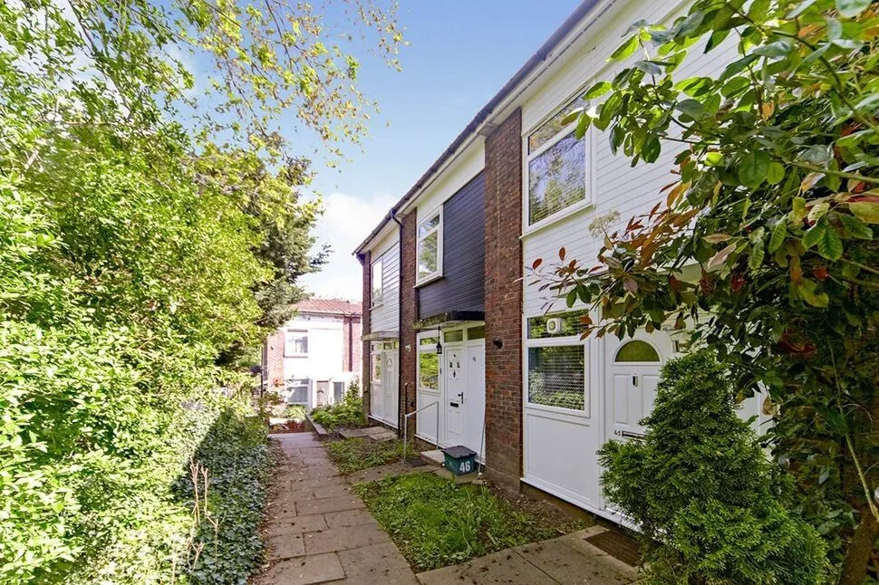 2 bed house for sale — Vineyard Close, London, SE6