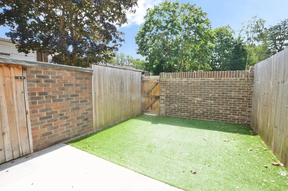 Vineyard Close, London, SE6, photo 5