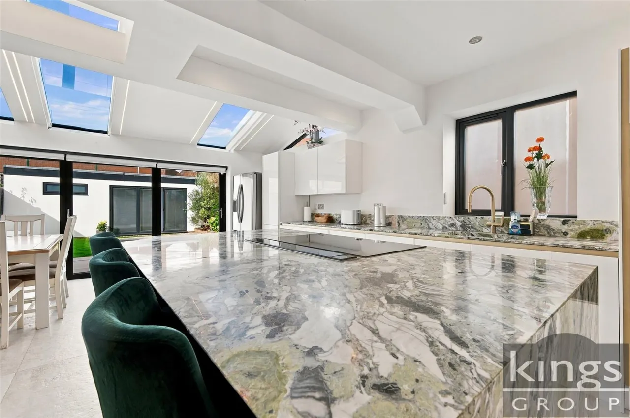 Amberley Road, Enfield, photo 3