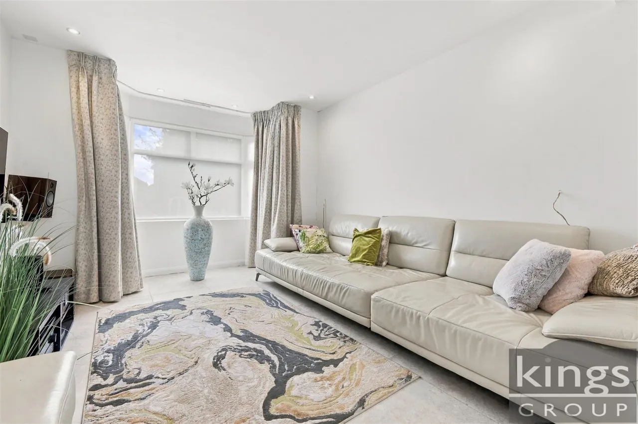 Amberley Road, Enfield, photo 11