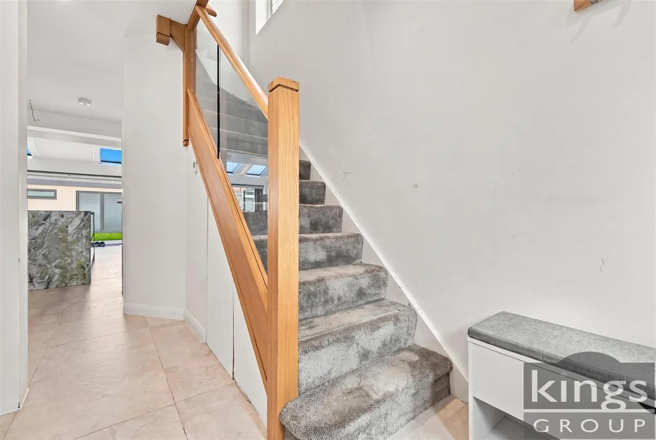 Amberley Road, Enfield, photo 13