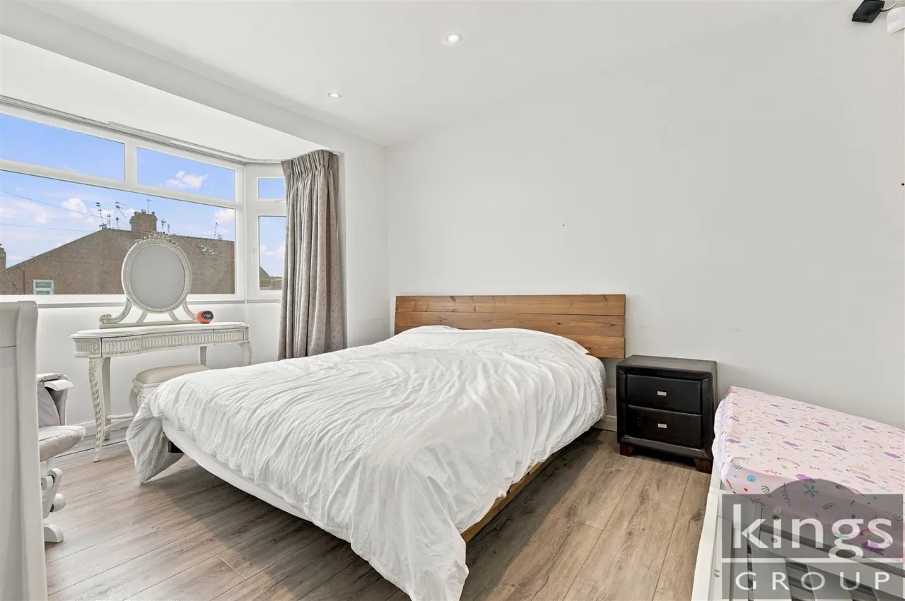 Amberley Road, Enfield, photo 14