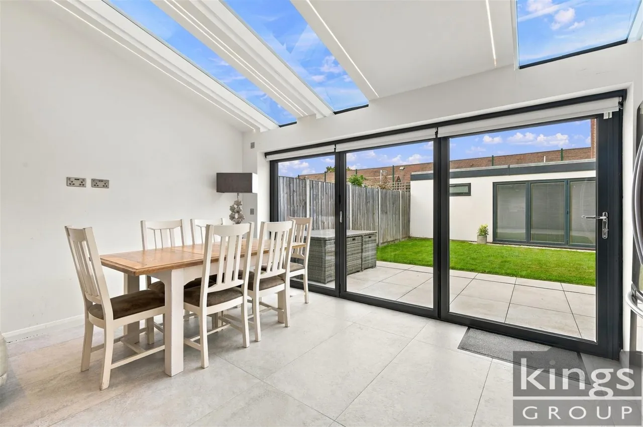 Amberley Road, Enfield, photo 5