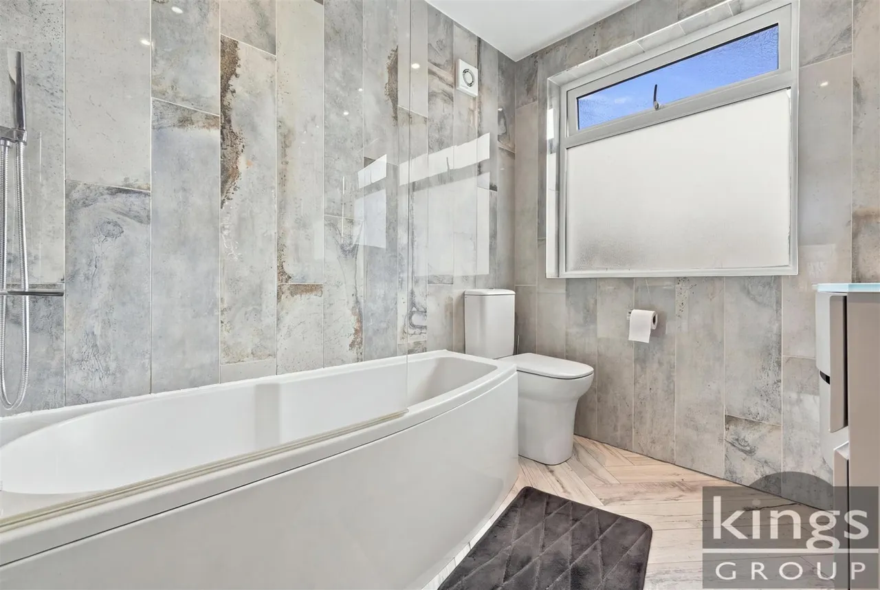 Amberley Road, Enfield, photo 19