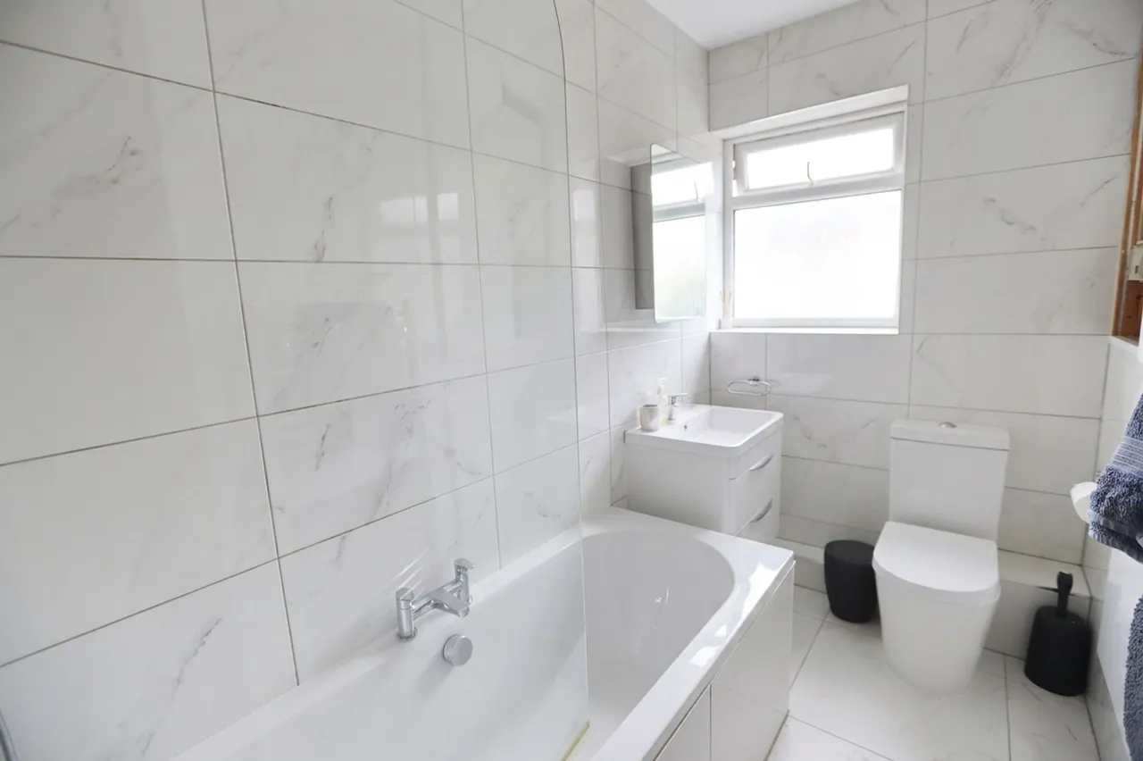 Grosvenor Street, Prestwich, M25, photo 9