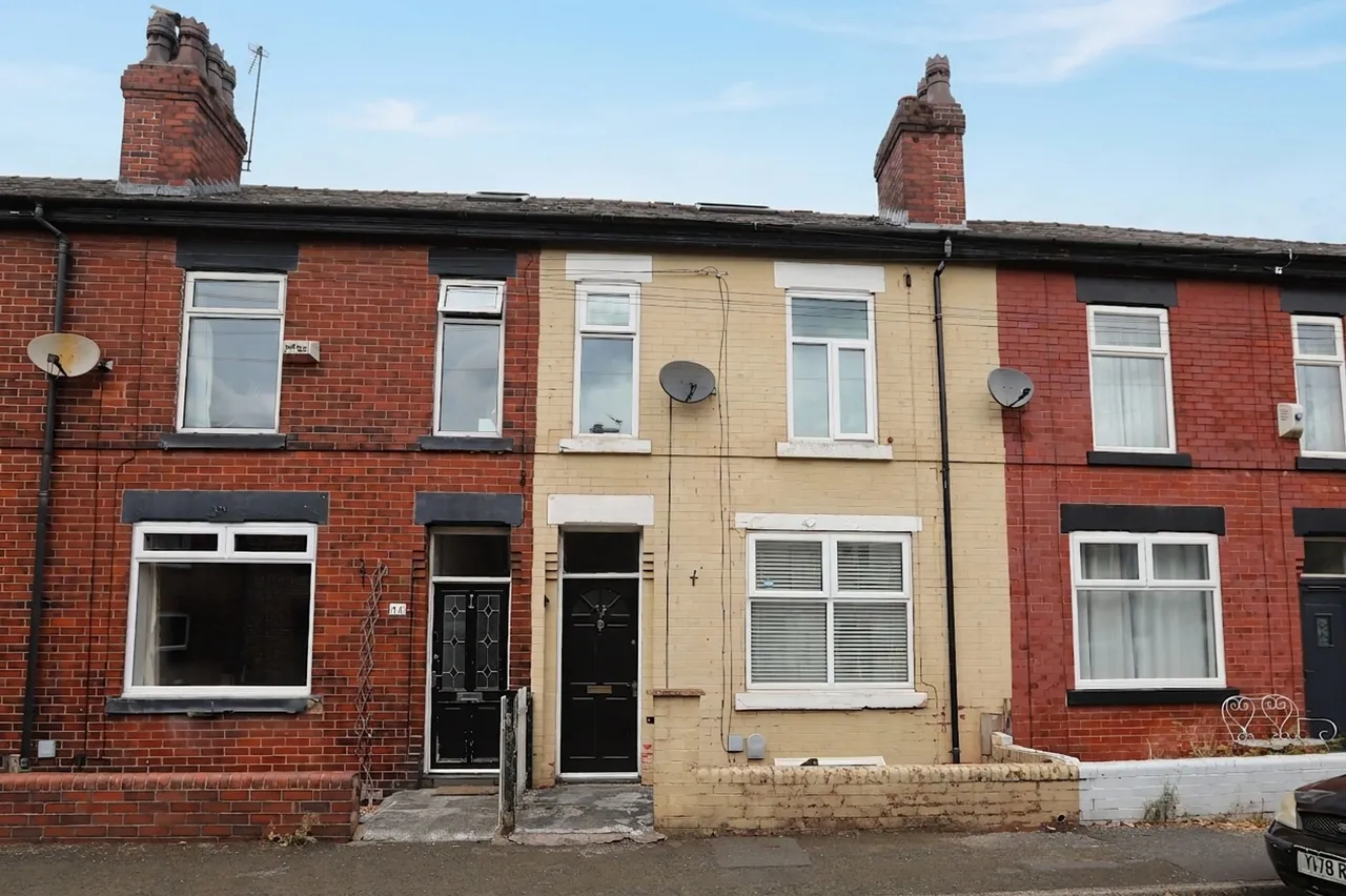 2 bed house for sale, Grosvenor Street, Prestwich, M25