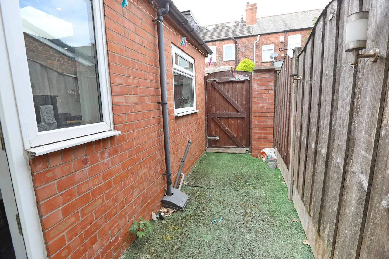 Grosvenor Street, Prestwich, M25, photo 13
