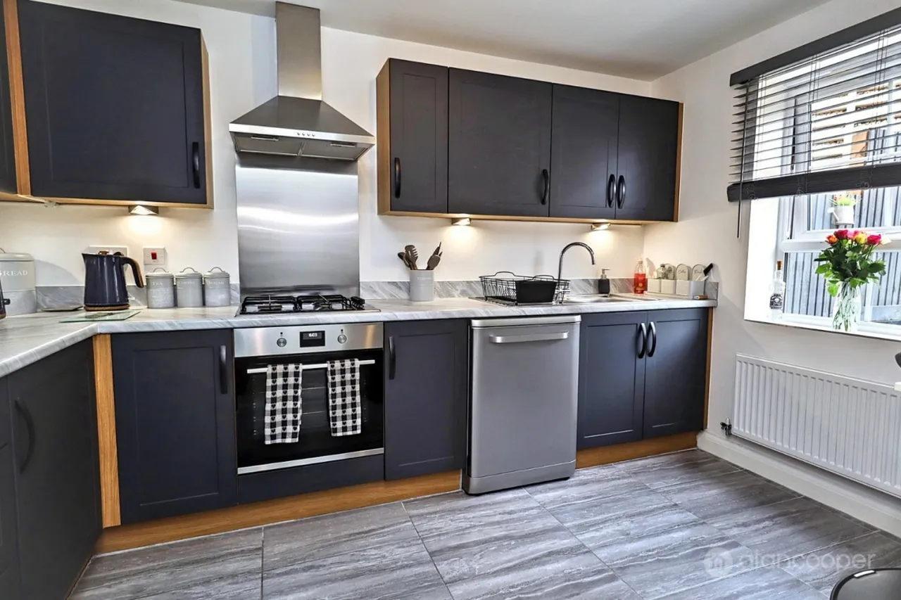 Edinburgh Road, Nuneaton, CV10, photo 6