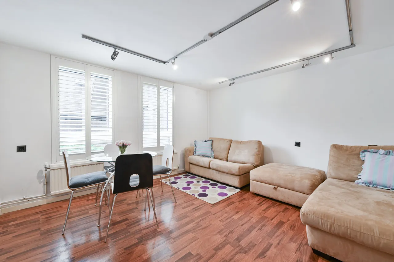 1 bed flat for sale — 87 Odhams Walk, London
