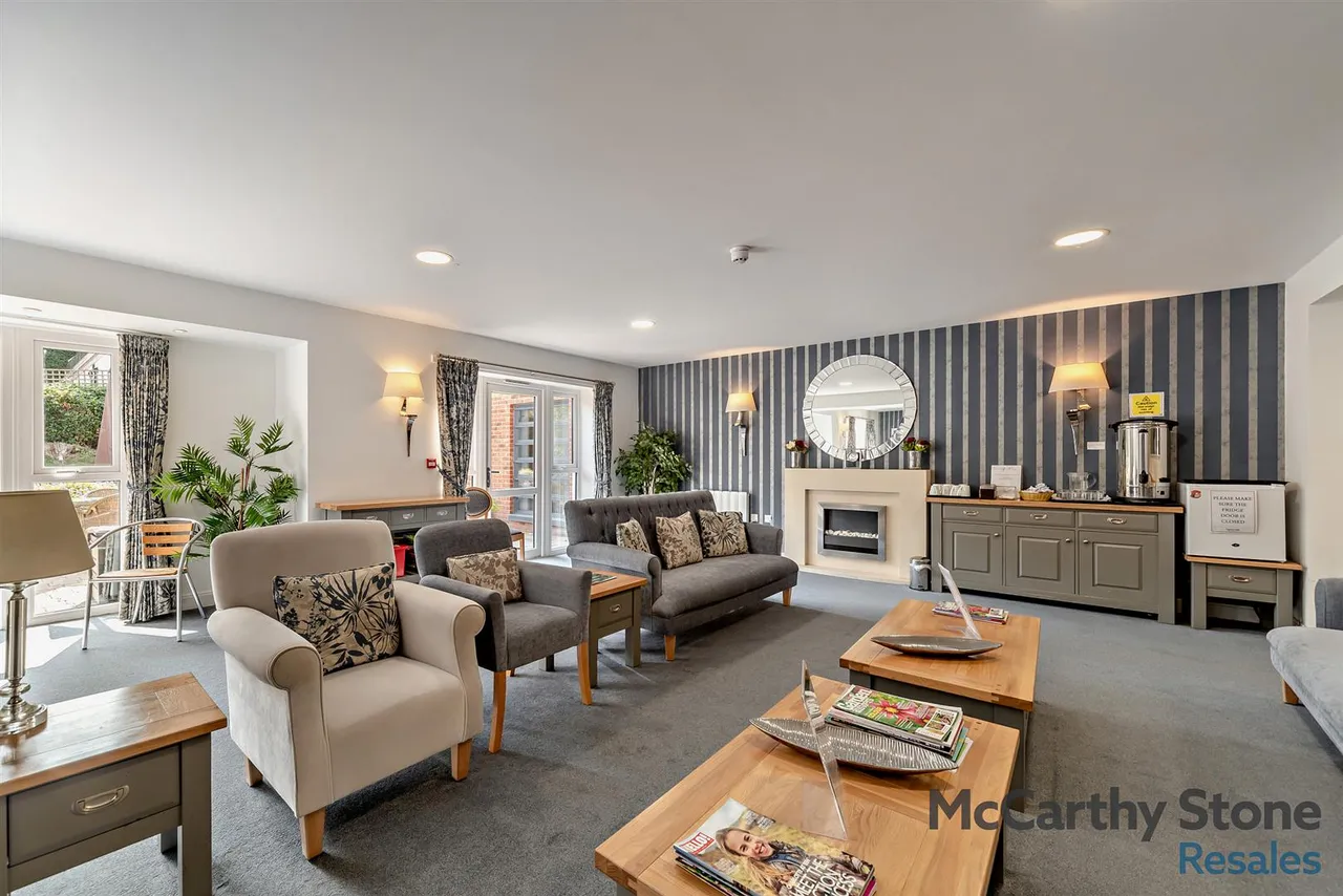 Dukes Ride, Crowthorne, RG45, photo 26