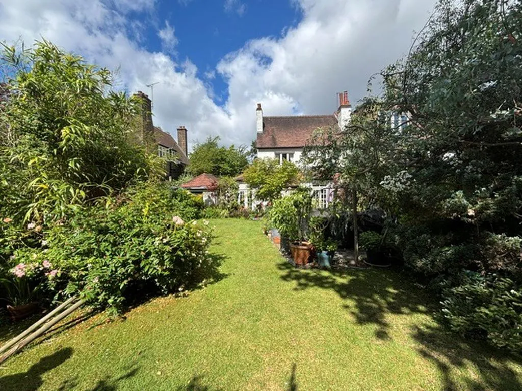Riddlesdown Road, Purley CR8 1DJ, photo 18