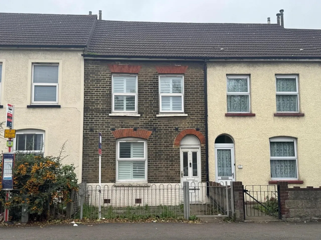 2 bed house to rent, High Street, Northfleet, DA11