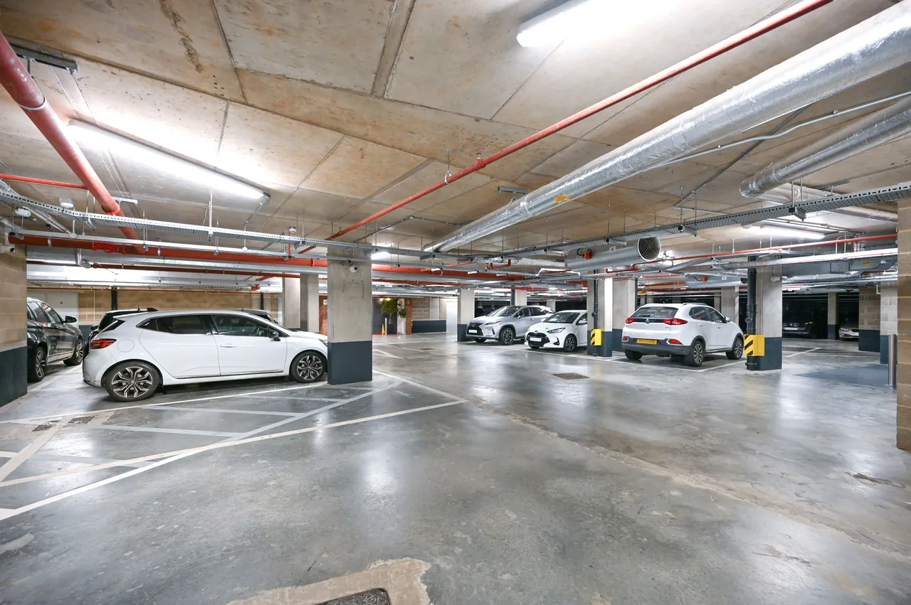 Kingston Upon Thames, KT1, photo 18