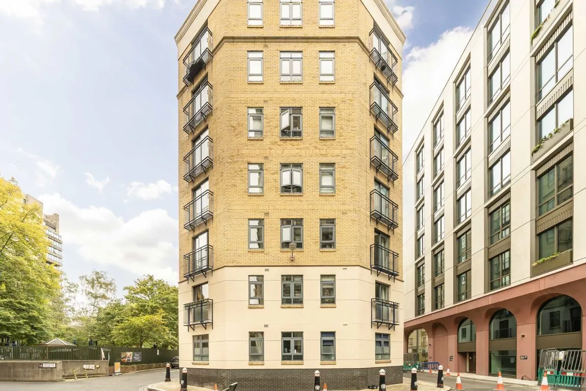 Bridgewater Square, EC2Y, photo 7