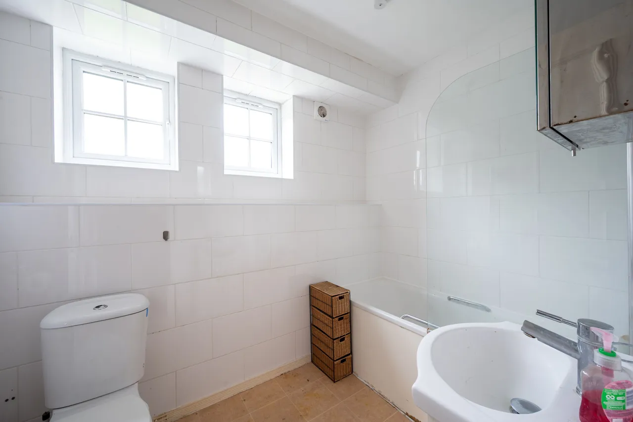 2 Southfields Court, Albert Drive, London, photo 7