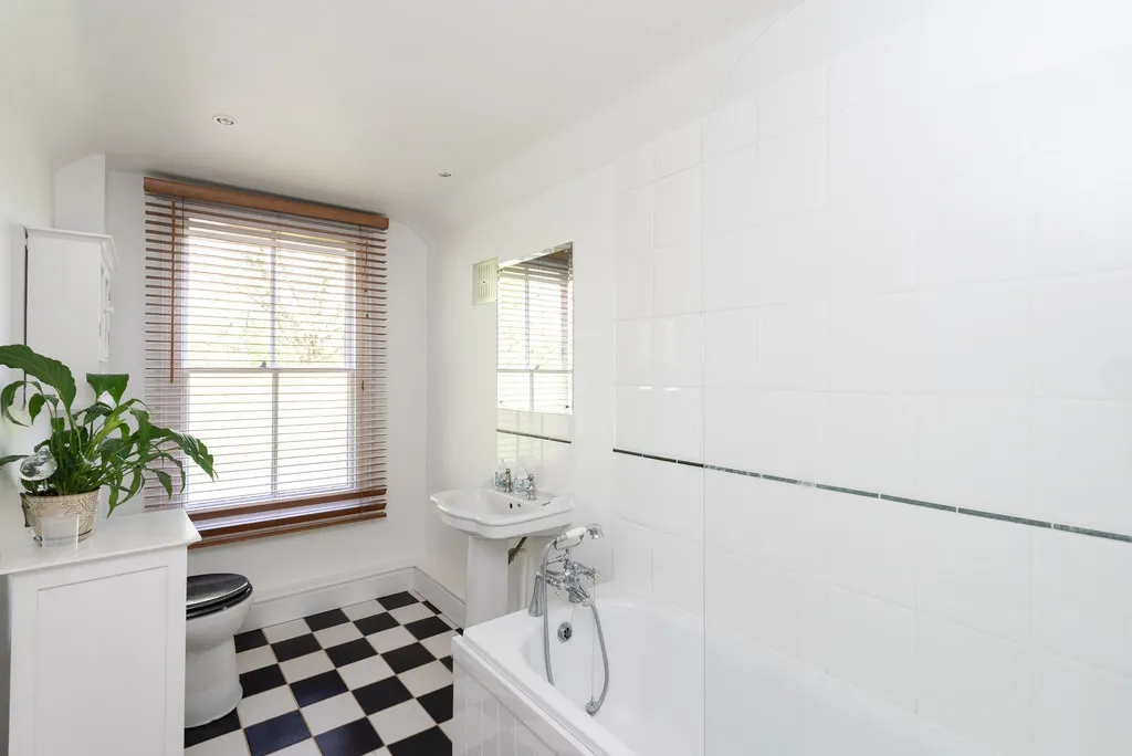 Rothes Road, Dorking, RH4, photo 11