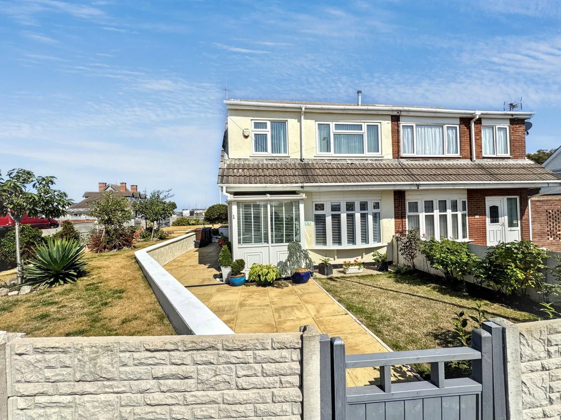 3 bed house for sale — Bodelwyddan Avenue, Kinmel Bay, Conwy, LL18 5BW