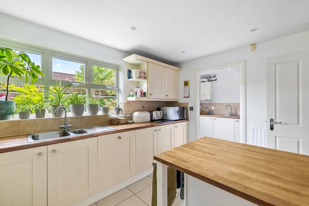 Raven's View, Witham St. Hughs, LN6, photo 5