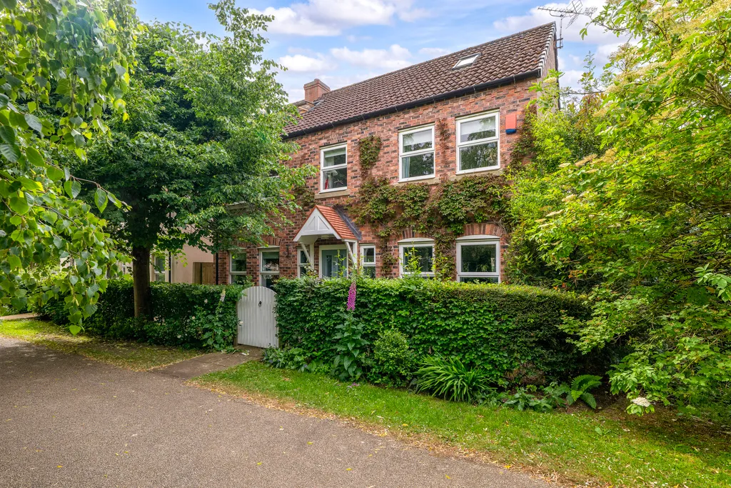 5 bed house for sale, Raven's View, Witham St. Hughs, LN6