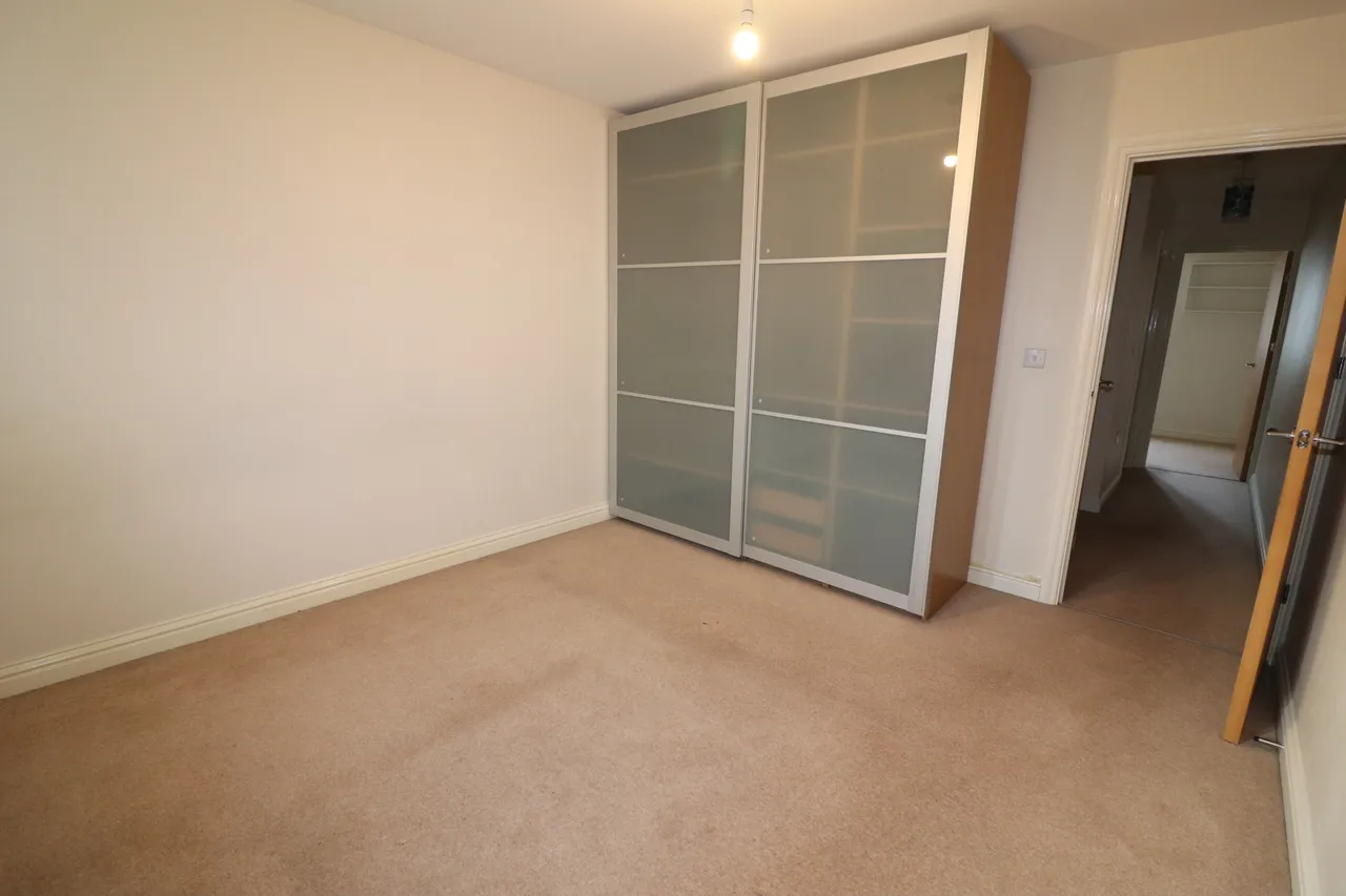 Draper Close, Grays, photo 8