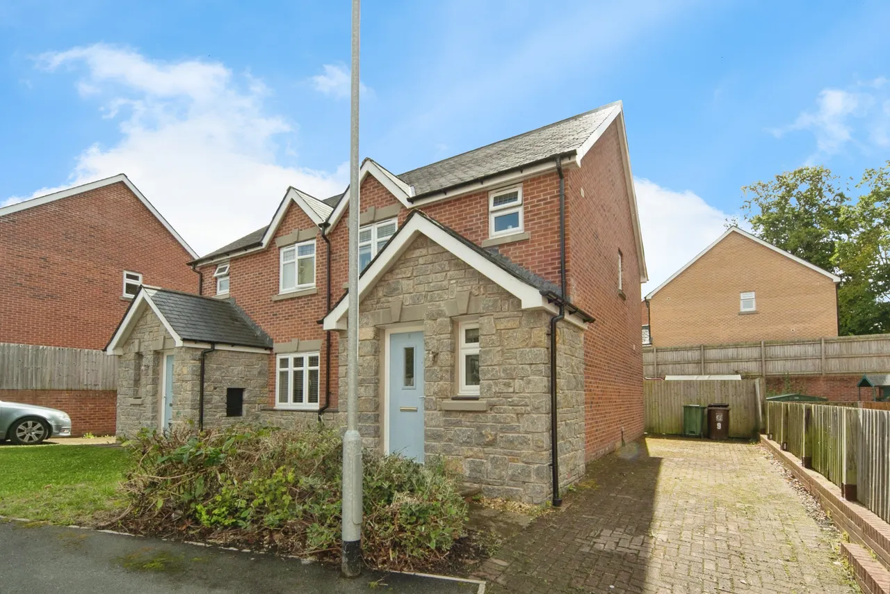 3 bed house for sale — Plas Y Coed, Bangor