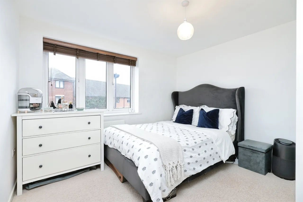 Bartlett Crescent, High Wycombe, HP12, photo 6