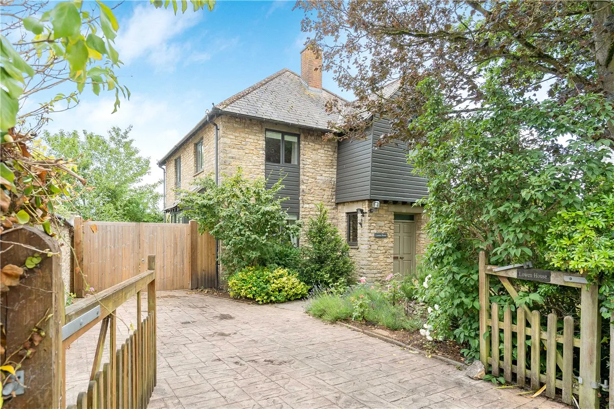 4 bed house for sale, High Street, Islip, OX5