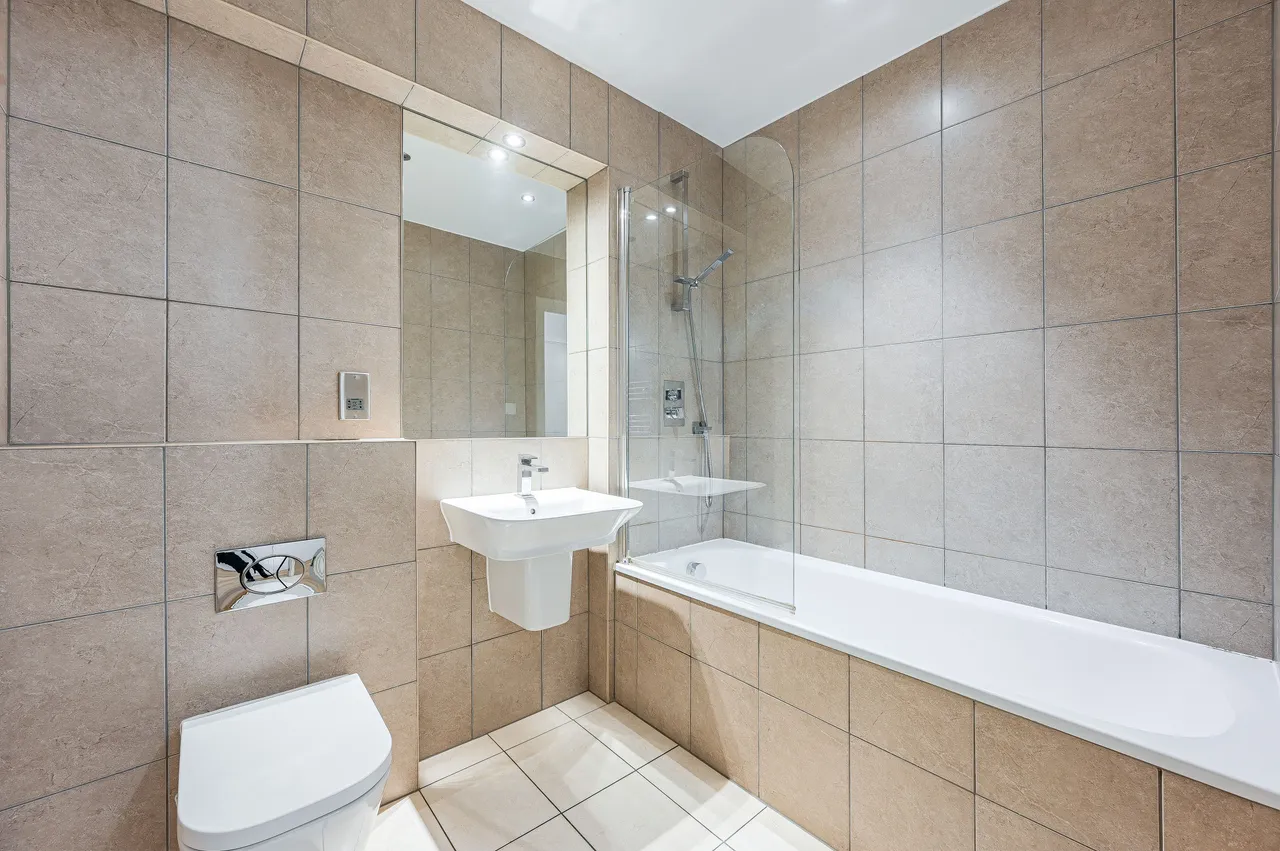 Flat 51, Centenary Heights, Larkwood Avenue, London, photo 4