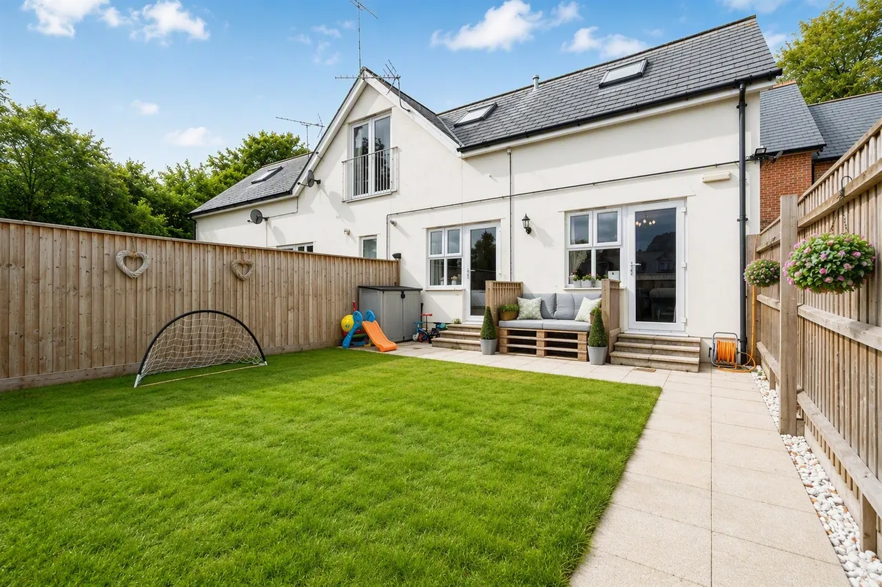 1 bed flat for sale — Church Road, Ferndown