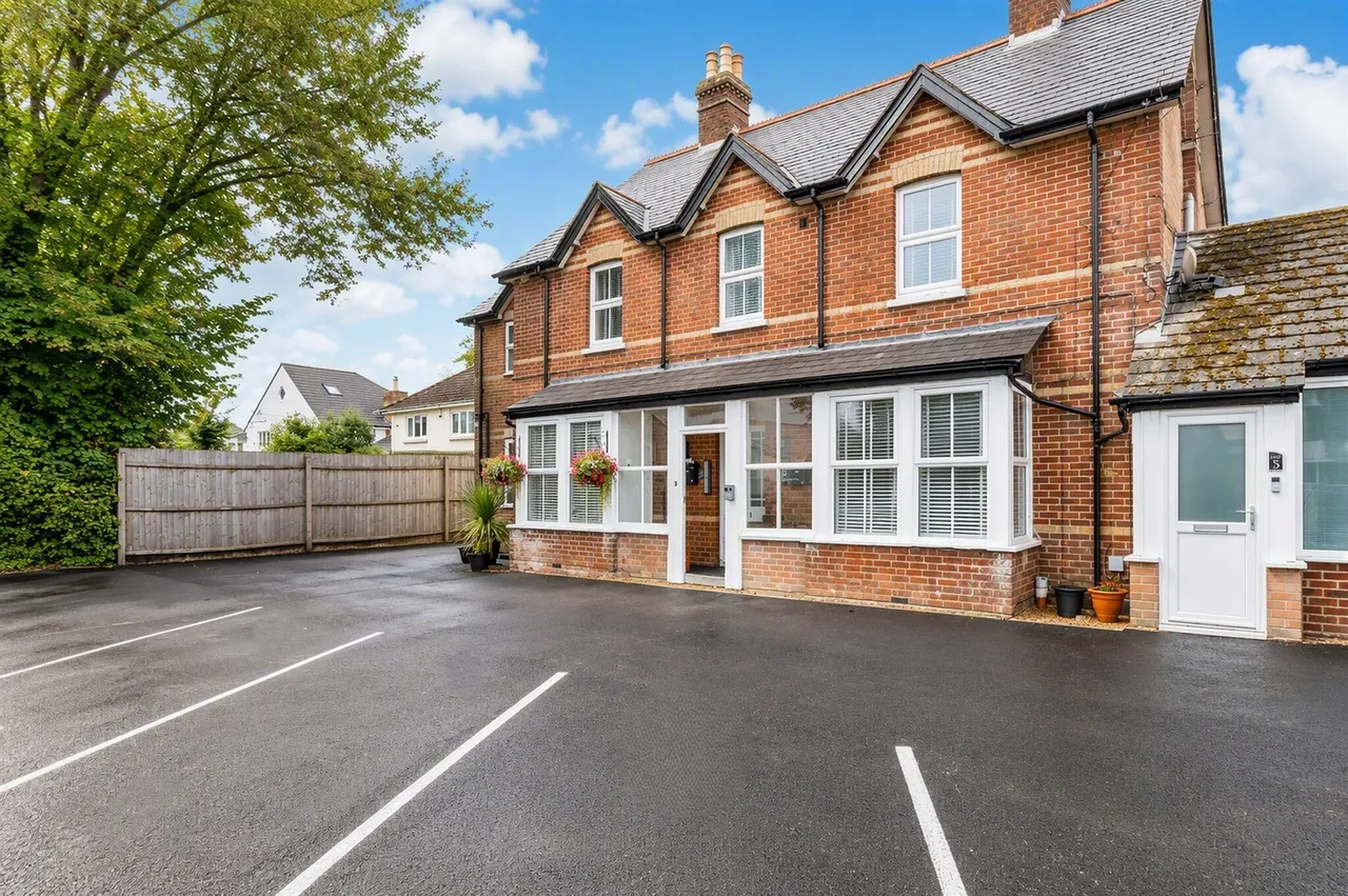Church Road, Ferndown, photo 12