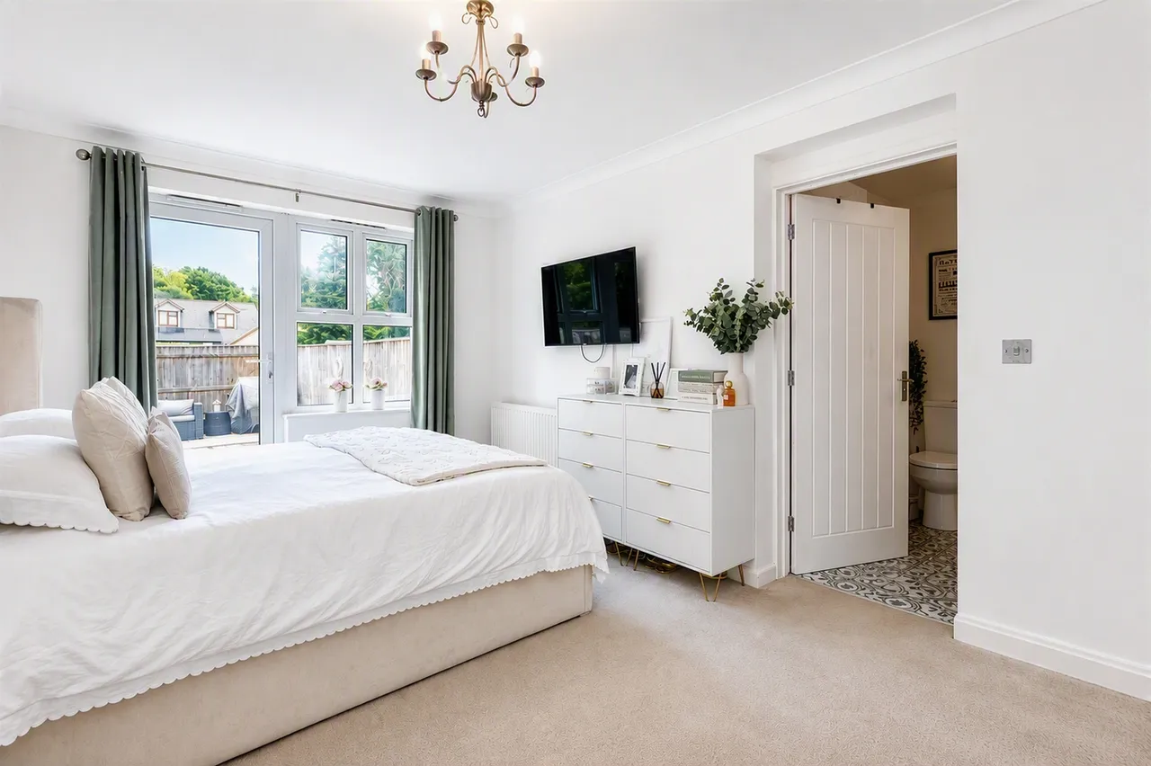 Church Road, Ferndown, photo 8