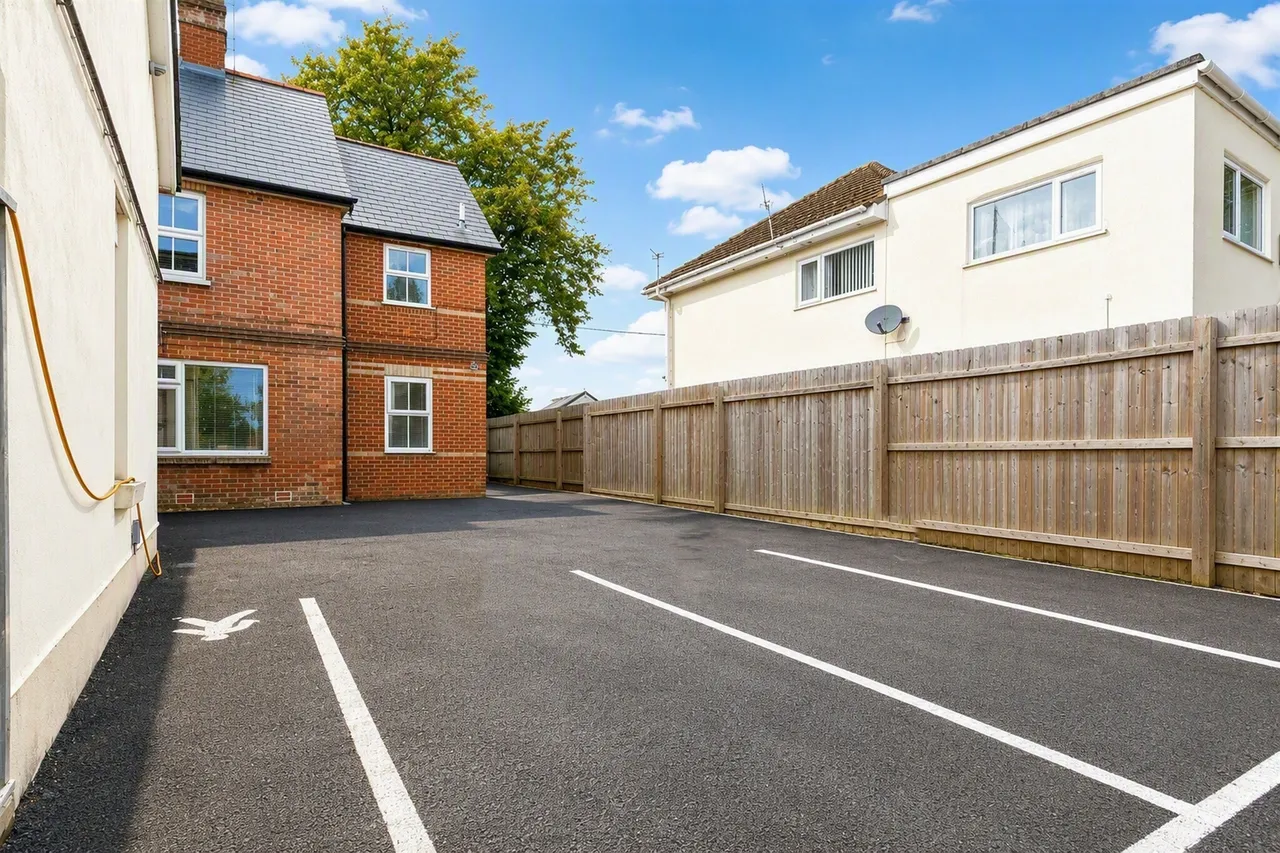 Church Road, Ferndown, photo 10