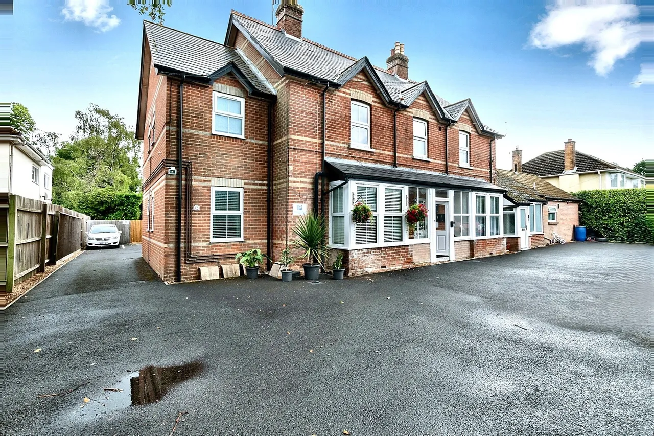 Church Road, Ferndown, photo 11