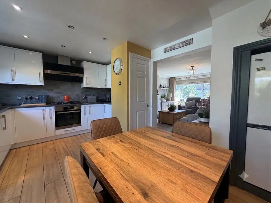 Freemantle Road, Bagshot, GU19, photo 5