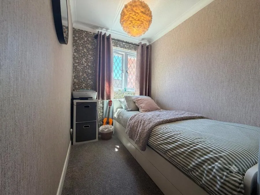 Freemantle Road, Bagshot, GU19, photo 11