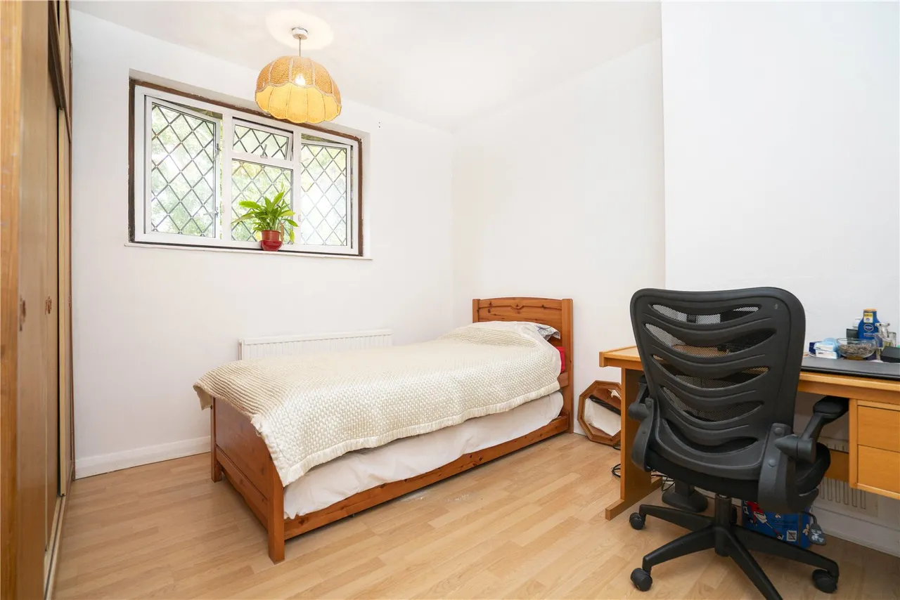 Clifford Road, Richmond, TW10, photo 11