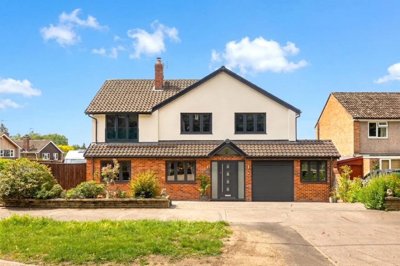 4 bed house to rent, Blounts Court Road, Sonning Common, RG4