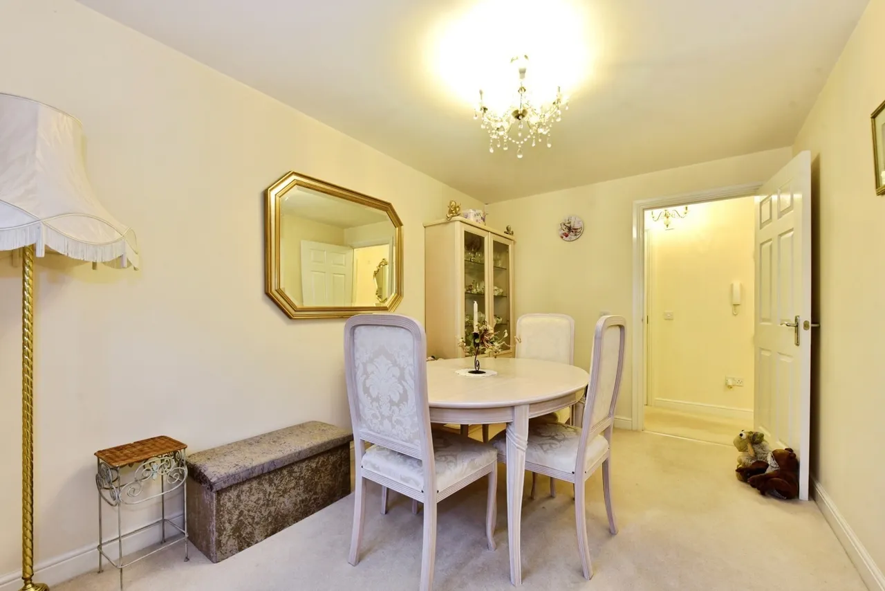 Falcon Court, Dinnington, S25, photo 8